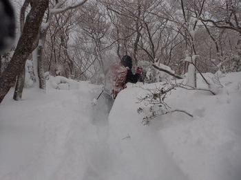 ところにより腰上のラッセルで「撤退」を決めた