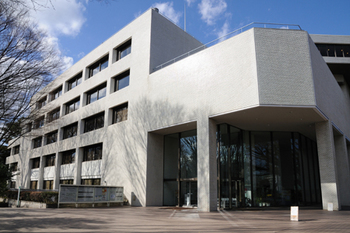 都立中央図書館