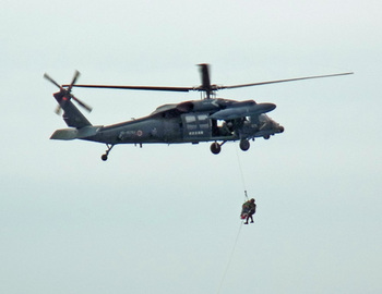 21-UH-60J救難デモ.jpg