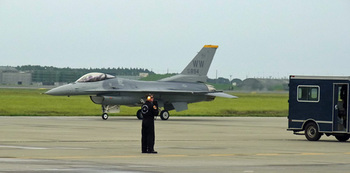 32-F-16帰投.jpg