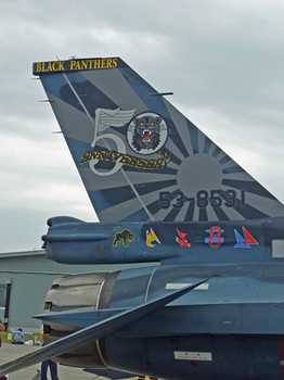68-F-2特殊塗装-尾翼.jpg