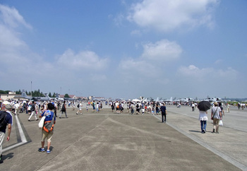 広い横田基地.jpg