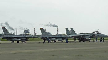 F-15とF-16.jpg