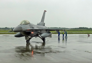 F-16始動-2.jpg