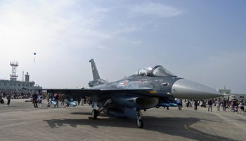 F-2地上展示-2.jpg